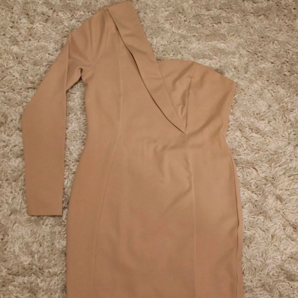 EUC Forever 21 asymmetrical tan dress w/1 long sleeve (size:8)